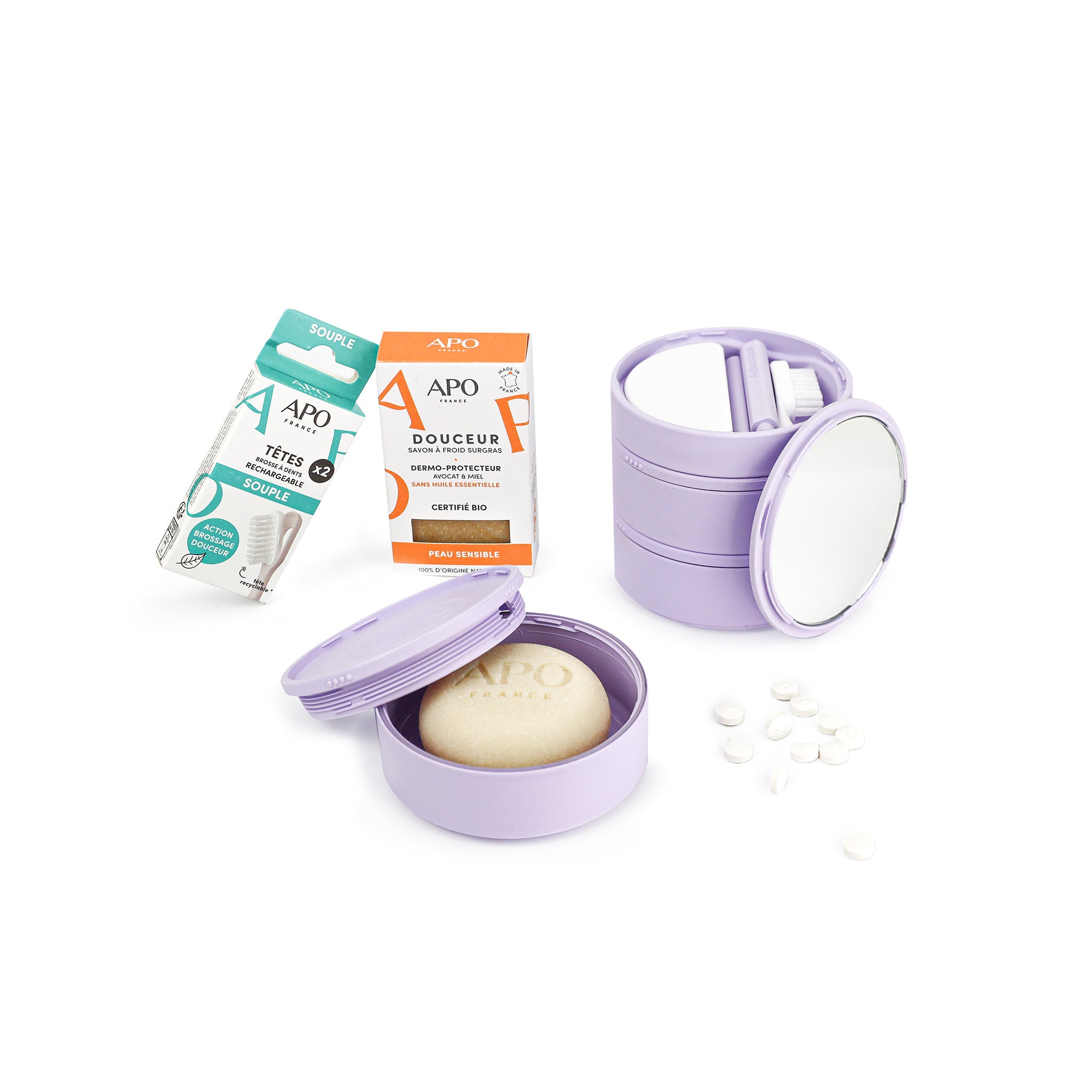 Pack IceTower Reconnaissance lilas avec ces cosmétiques : une gel douche solide, un shampoing solide, pastille et recharge de brosse à dent.